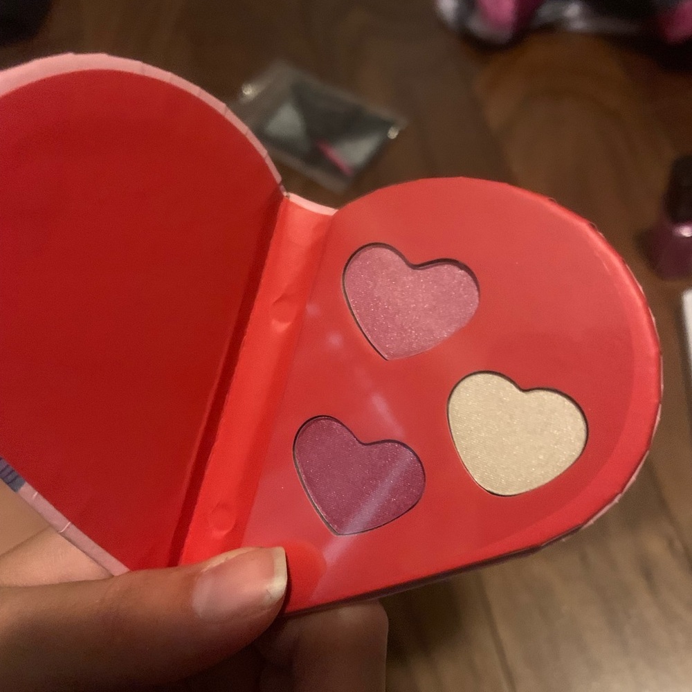 Avon Eyeshadow/lip gloss